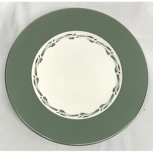 Wedgwood Halford Dinner Plate 10 3/4"‎ diameter, Gorgeous Condition